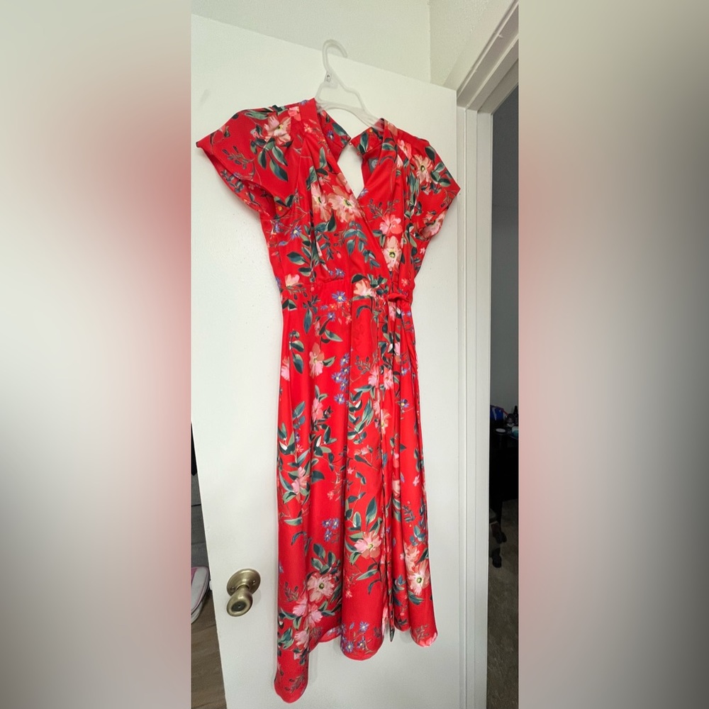 Beautiful floral silk dress size 4